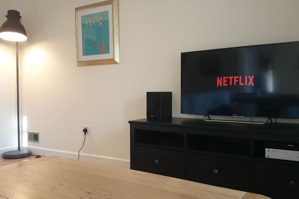 Bright Oxford Apartment Bagian luar foto
